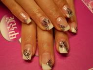 Francia pókkal díszitve